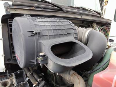 Volvo VNM Air Cleaner / Air Filter Housing
