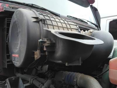 Volvo VNM Air Cleaner / Air Filter Housing