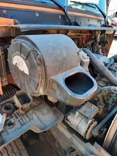 Volvo VNM Air Cleaner / Air Filter Housing