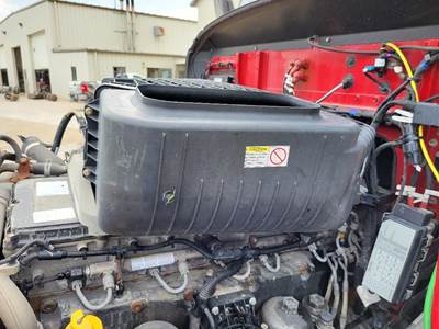 Western Star 5700XE Air Cleaner / Air Filter Housing