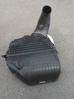 Western Star 5700XE Air Cleaner / Air Filter Housing