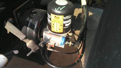 Bendix AD-IS Left Air Dryer