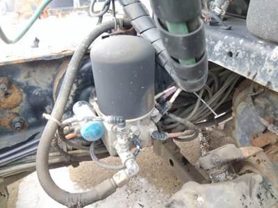 Bendix AD-IS Right Air Dryer