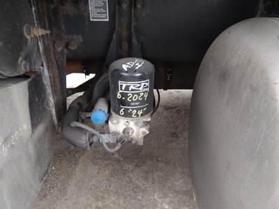 Bendix AD-IS Left Air Dryer