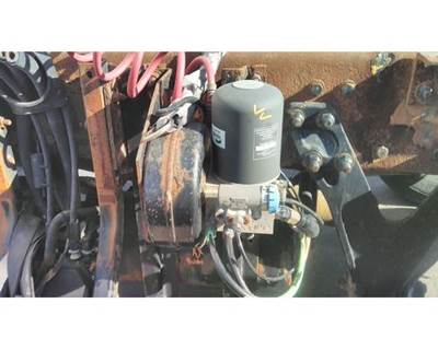 Bendix AD-IS Left Air Dryer