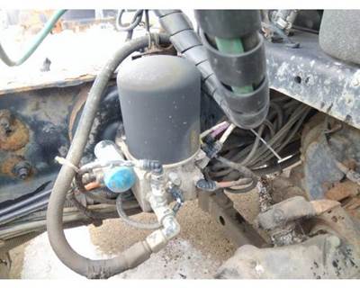 Bendix AD-IS Right Air Dryer