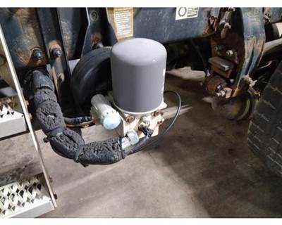 Bendix AD-IS Air Dryer