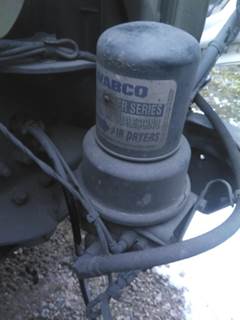 Wabco 1000 Right Air Dryer