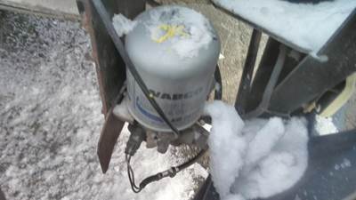 Wabco 1200 Right Air Dryer