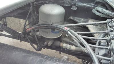 Wabco 1200 Left Air Dryer