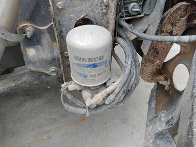 Wabco 1200 PLUS Right Air Dryer