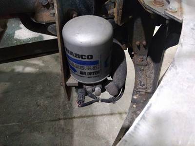 Wabco 1200P Right Air Dryer