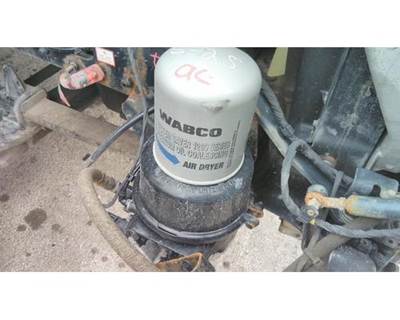 Wabco SYSTEM SAVER HP Right Air Dryer