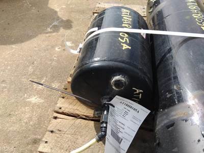 Freightliner Cascadia 113 Air Tank