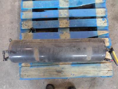 Freightliner Cascadia 125 Air Tank