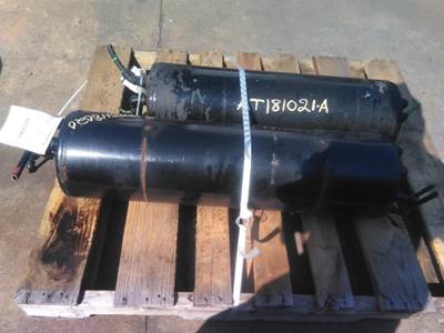 Freightliner Cascadia 125 Air Tank