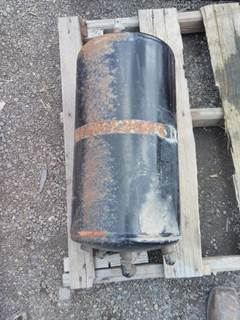 Freightliner Cascadia 125 Air Tank
