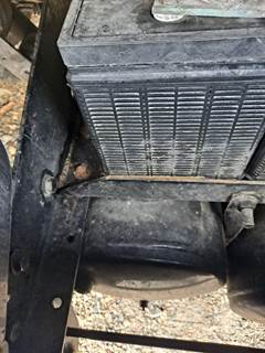 Freightliner Cascadia 125 Air Tank