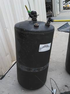 Freightliner Cascadia 125 Air Tank