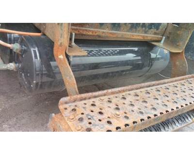 International 4300 Left Air Tank
