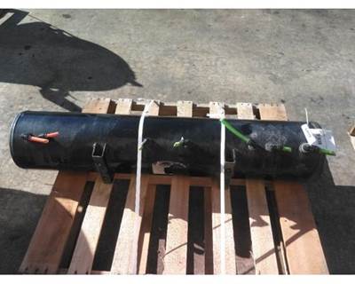 International LT Air Tank