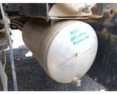 Mack Pinnacle CHU613 Air Tank for a Mack CHU613