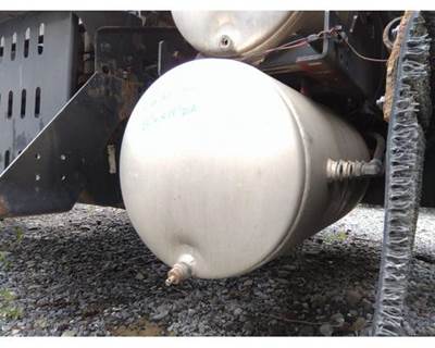 Mack Pinnacle CHU613 Right Air Tank for a Mack CHU613