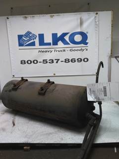 Mack Pinnacle CXU612 Air Tank for a Mack CXU612