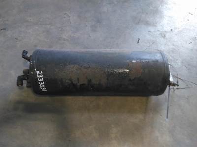 Mack Pinnacle CXU613 Air Tank for a Mack CXU613