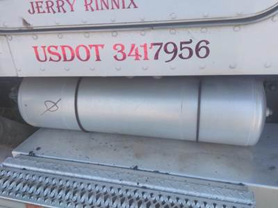 Peterbilt 367 Air Tank