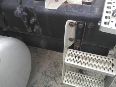 Peterbilt 387 Air Tank