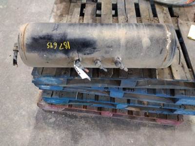 Peterbilt 387 Air Tank