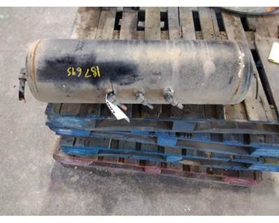 Peterbilt 387 Air Tank