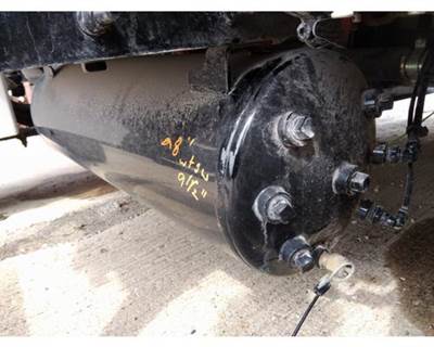 Peterbilt 536 Left Air Tank