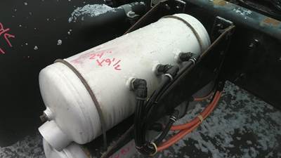 Peterbilt 579 Right Air Tank