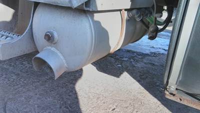 Peterbilt 579 Left Air Tank