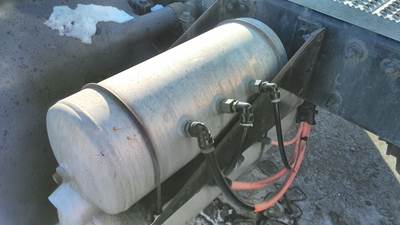 Peterbilt 579 Right Air Tank