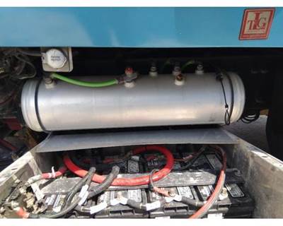 Peterbilt 579 Left Air Tank
