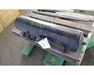 Peterbilt 579 Air Tank