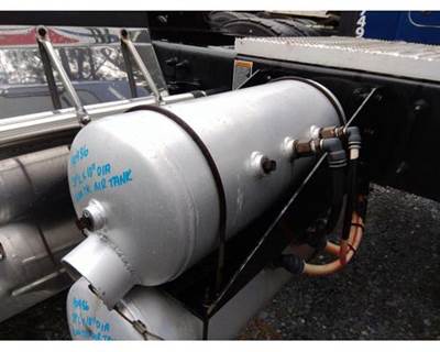 Peterbilt 579 Air Tank
