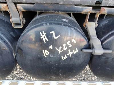 Volvo VNL Left Air Tank