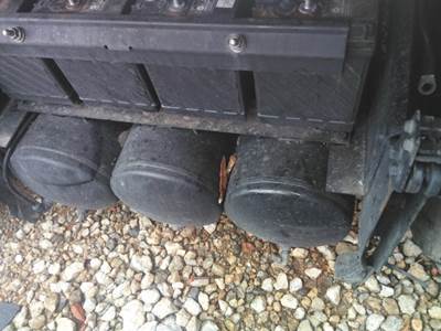 Volvo VNL Left Air Tank