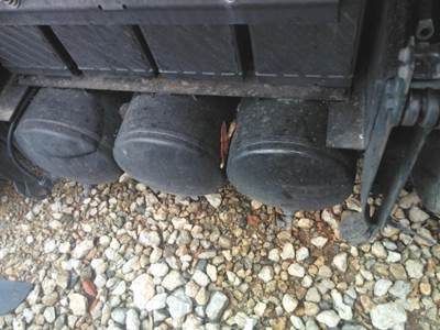 Volvo VNL Left Air Tank