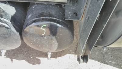 Volvo VNL Left Air Tank