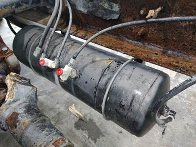 Western Star 5900 Right Air Tank