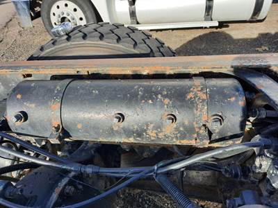 White ROAD BOSS 1 Air Tank