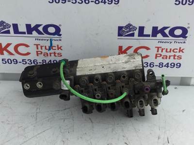 Used Air Valve with Bracket
 OEM# - B11-6300
 Material - Steel
 Plugs - 10
 