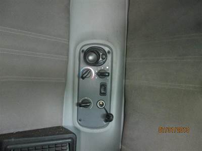 Freightliner Columbia 120 Auxiliary A/C