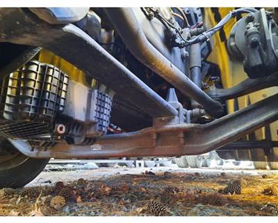 Detroit DA-F-12.5-3 Front Axle Assembly