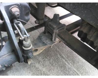 Detroit DA-F-13.3-3 Front Axle Assembly